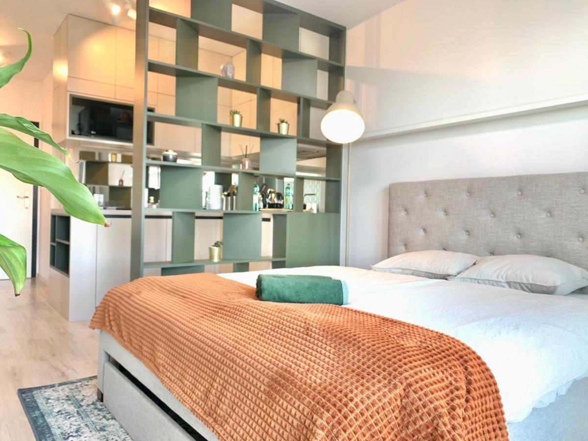 Luxury, Bright Studio With Parking And Balcony In Bratislava Center 외부 사진