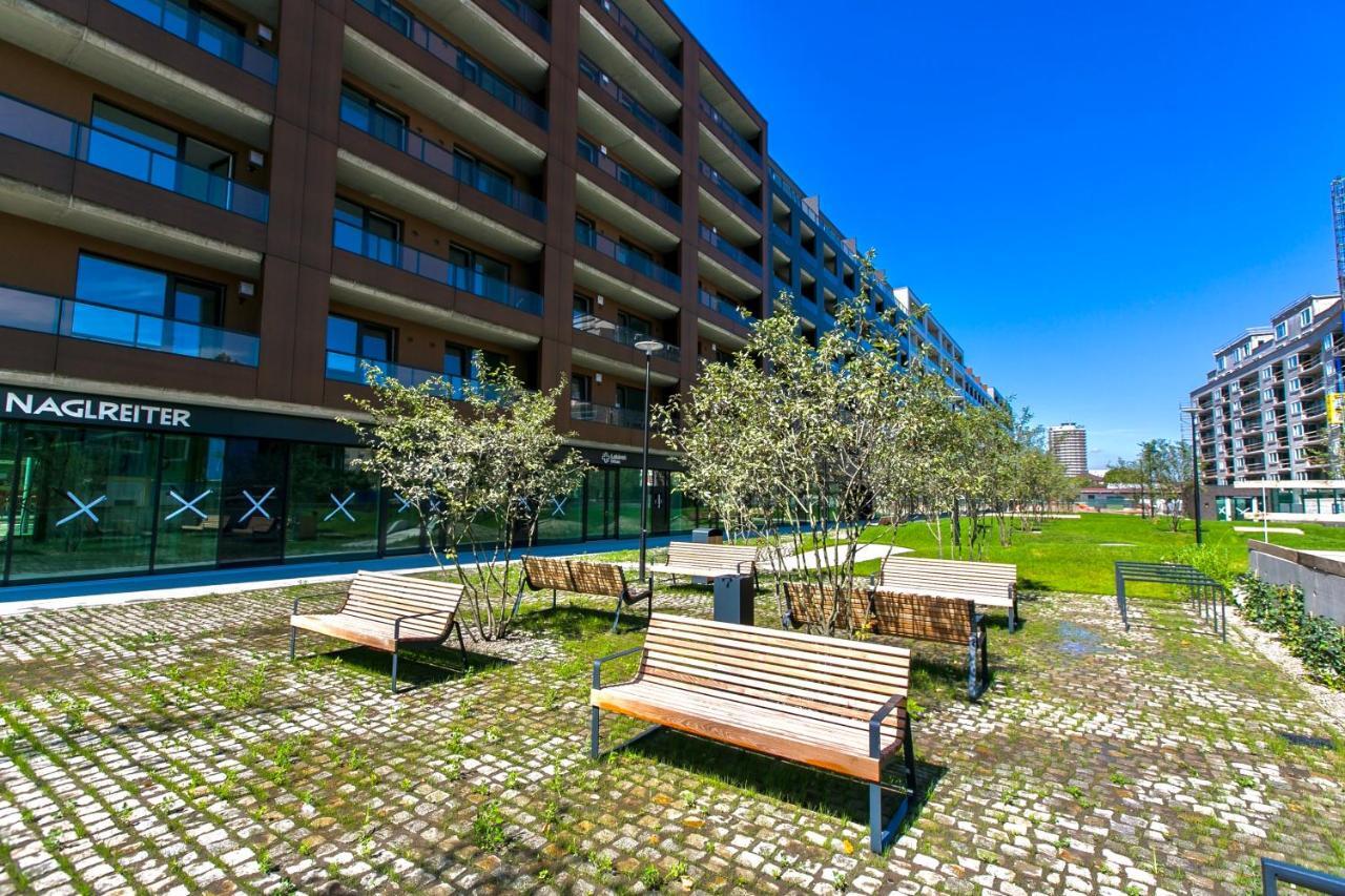 Luxury, Bright Studio With Parking And Balcony In Bratislava Center 외부 사진