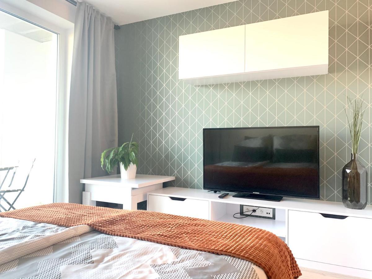 Luxury, Bright Studio With Parking And Balcony In Bratislava Center 외부 사진