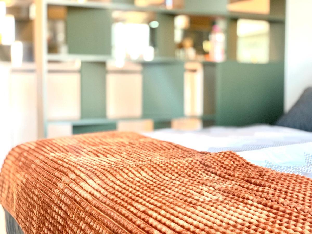 Luxury, Bright Studio With Parking And Balcony In Bratislava Center 외부 사진